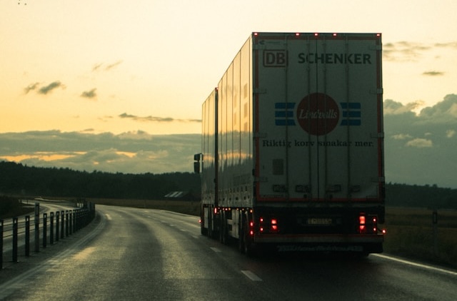 How Canada Movers Helps Families Relocate From Toronto to Vancouver: Interprovincial Family Relocation Logistics and Mover Matching
